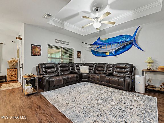 4th image of 5237 Overland Dr