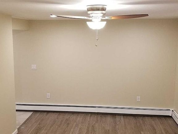 5th image of 14 Crown Ln