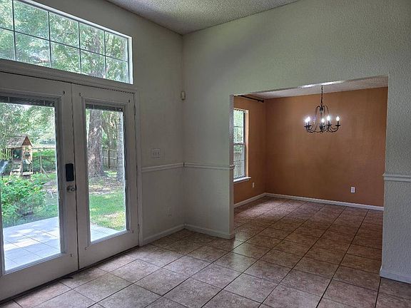 5th image of 111 Pendleton Ave