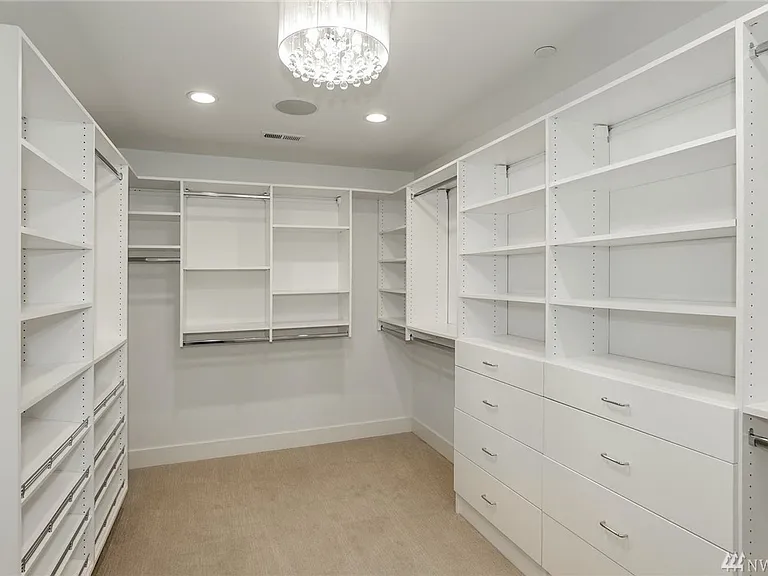 Walk-in-closer