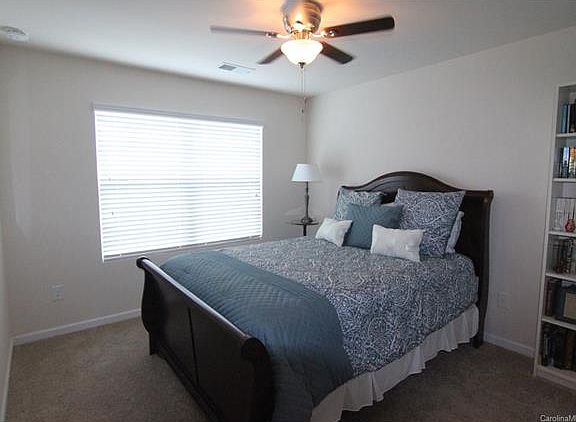3rd image of 3285 Yarmouth Ln
