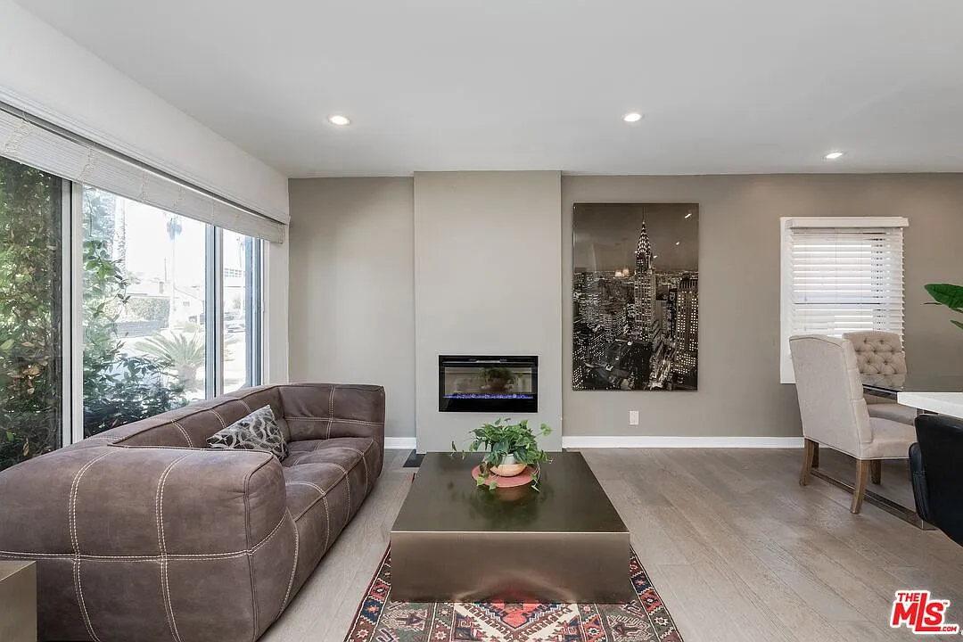5 bed, 3.0 bath, 2084 sqft, $7,500 — Photo 3
