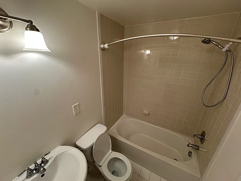 7503 Hogarth St — Photo 4