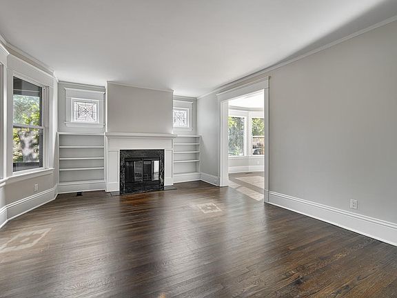 4th image of 203 Chatsworth St S