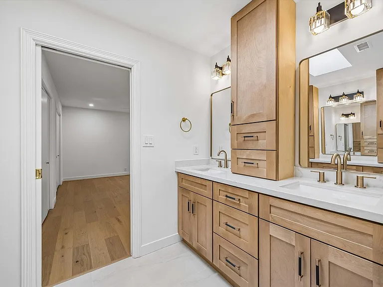 201 Litchfield Ln — Photo 16