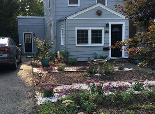 5904 Edgehill Dr, Alexandria, VA 22303