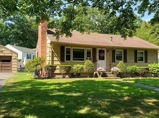61 Greaney St, Springfield, MA 01104