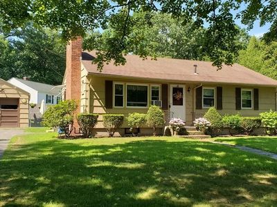 61 Greaney St, Springfield, MA, 01104