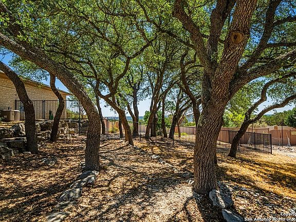 3rd image of 2029 Crown Ridge