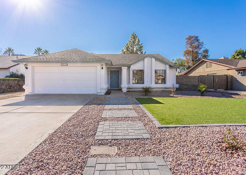 4315 E Vista Dr