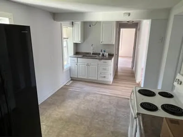 26 Washburn St #B, East Weymouth, MA 02189