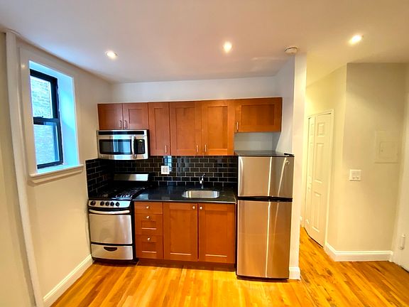 2nd image of 31-40 30th St #C2