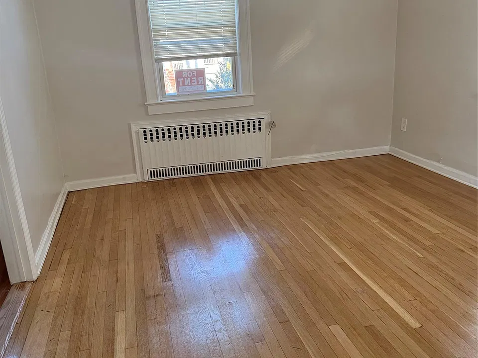 290 Roberts Ave