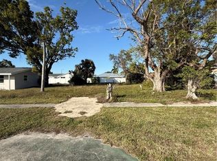 924 Ridgeway Dr, North Fort Myers, FL 33903
