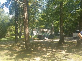 696 Golden Pointe Rd, Spencer, TN 38585