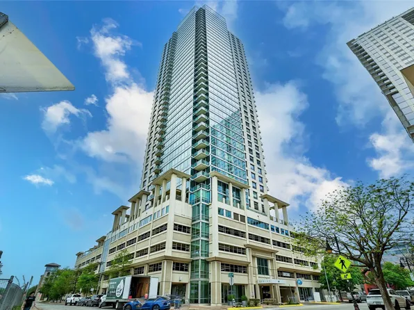 300 Bowie St APT 902, Austin, TX 78703