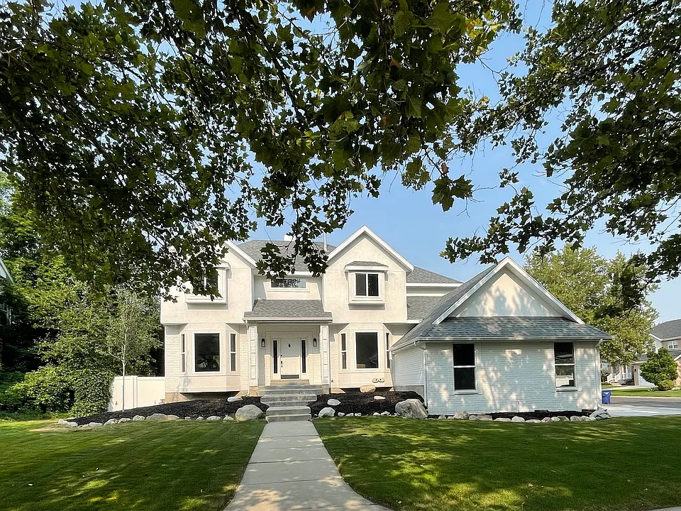 S Saddleback Dr