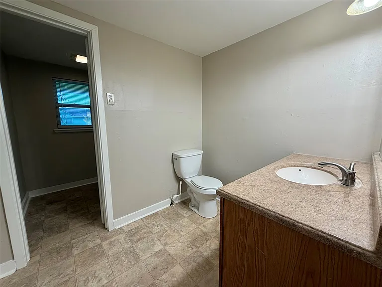 503 McKee St — Photo 6