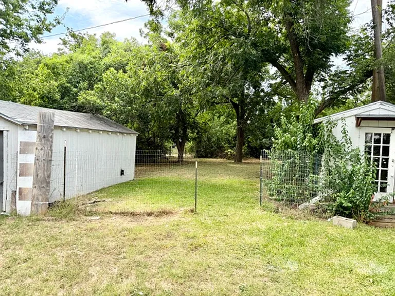2616 Alexander Ave — Photo 7