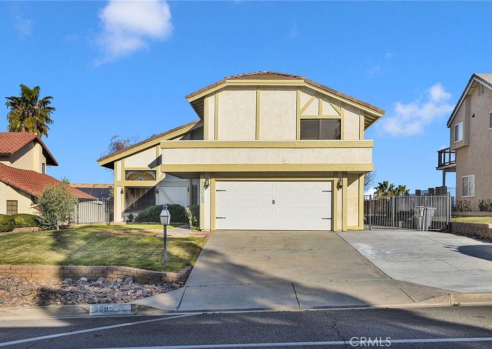 1st image of 13685 Hidden Valley Rd