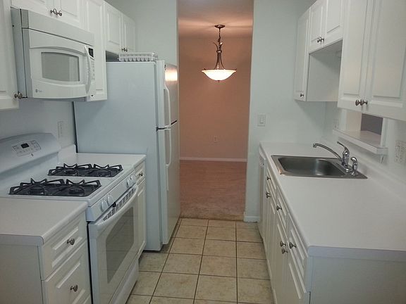 3rd image of 86 Hampden Dr APT 2A