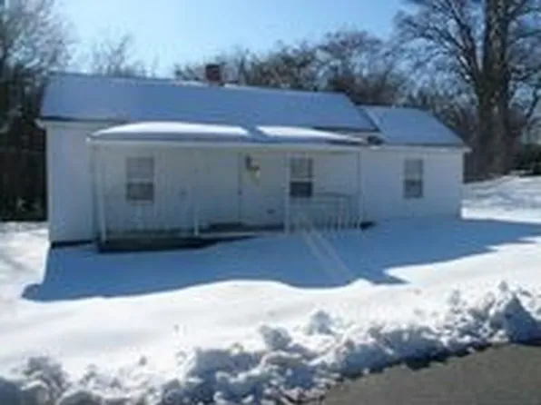 746 Spring St, Eden, NC 27288