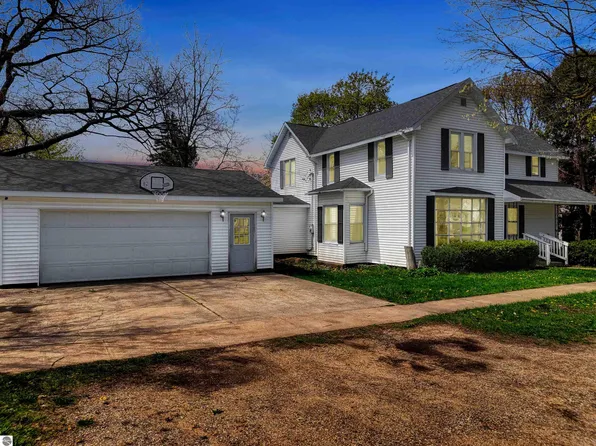 212 S Gladwin St, Lake City, MI 49651