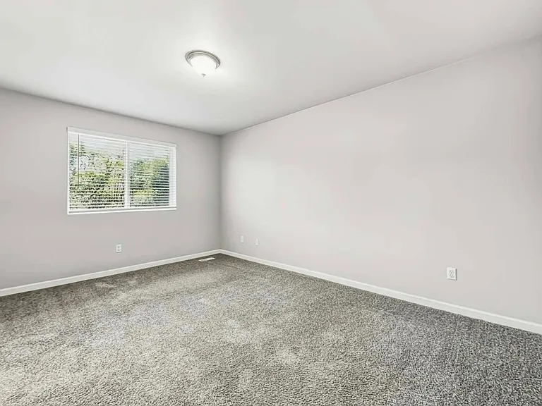 106 116th St E — Photo 5