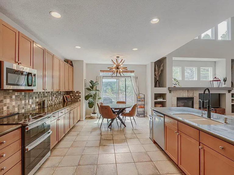 3808 Sunchase Dr — Photo 11