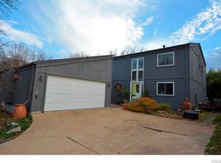 1566 Beacon Woods Ct, Ballwin, MO