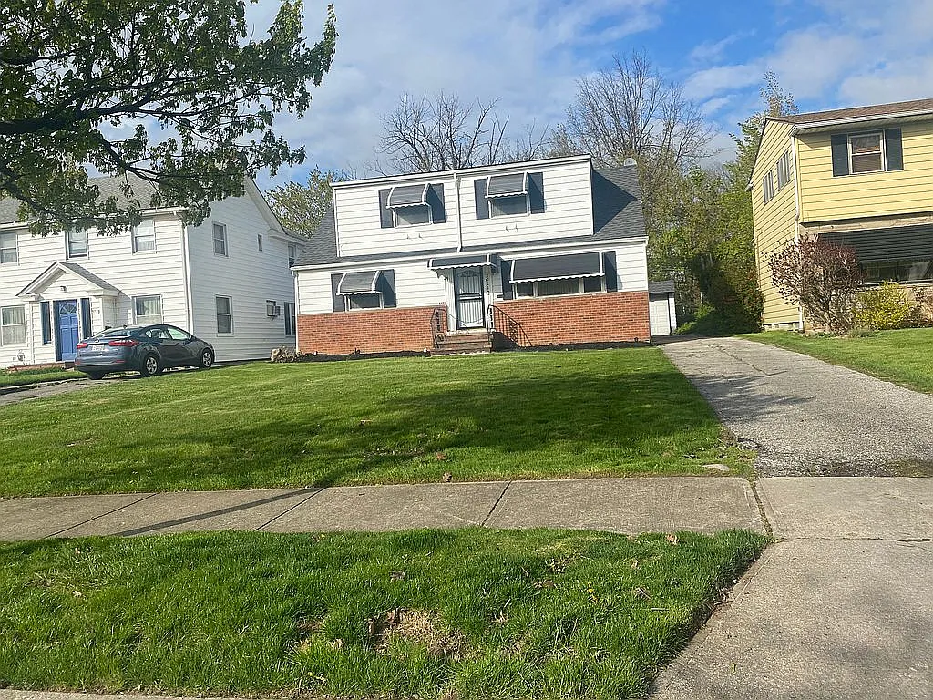 3025 Albion Rd photo 1