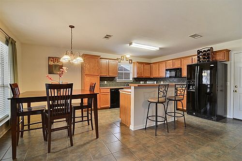 4th image of 23922 Rosemont Ave