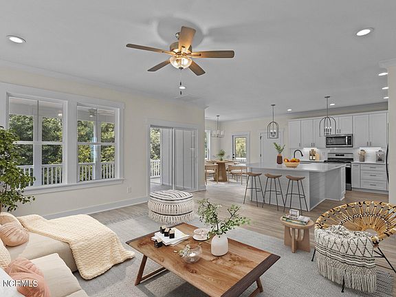 3rd image of 107 Key West Lane