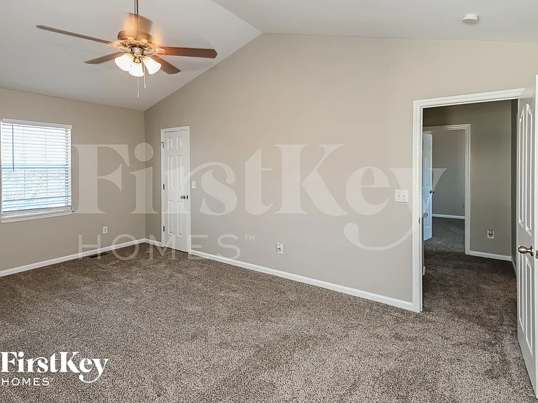2101 Killarney Pl — Photo 11