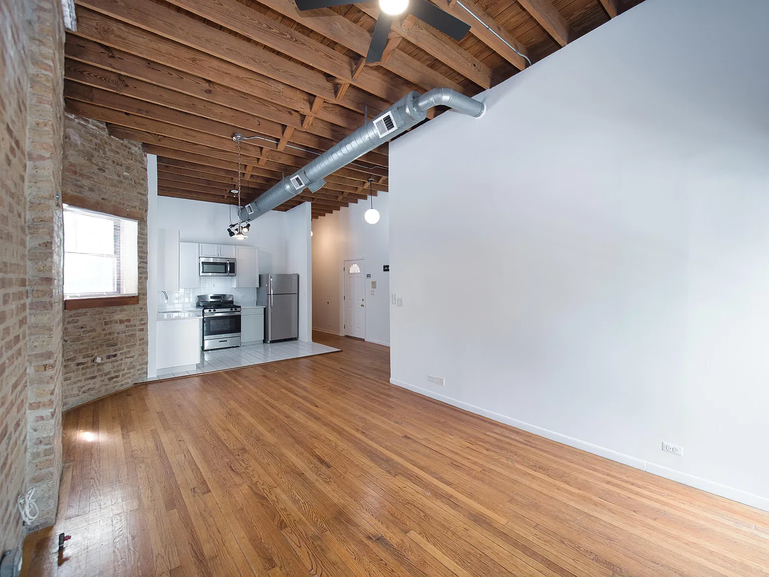 2 bed, 900 sqft, $2,395 — Photo 1