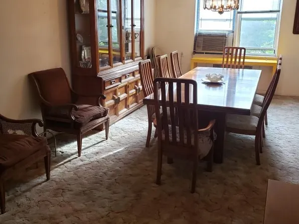 920 East 17th Street 208 image 3 of 7