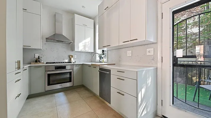 Rented by Compass | media 9