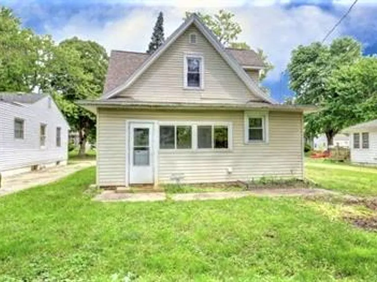 1011 W Tremont St — Photo 16