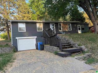 400 S 7th St, Akron, IA 51001