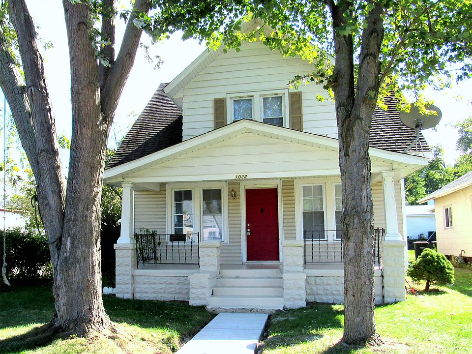 1st image of 1022 E Ewing Ave