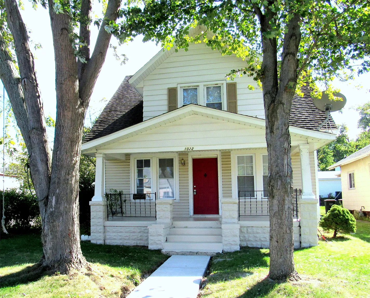 1022 E Ewing Ave photo 1