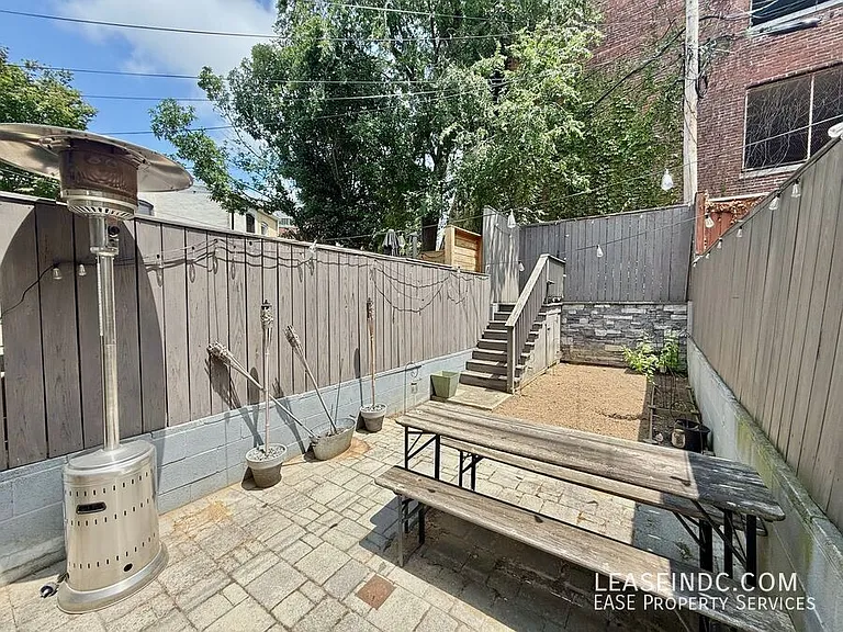 2333 17th St NW — Photo 14