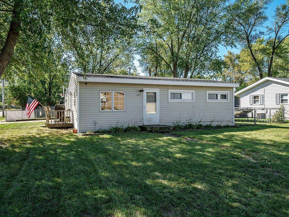 1st image of 1029 Evans Ave