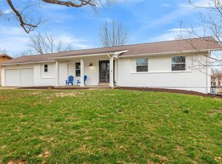 470 Lindy Blvd, Ballwin, MO 63021