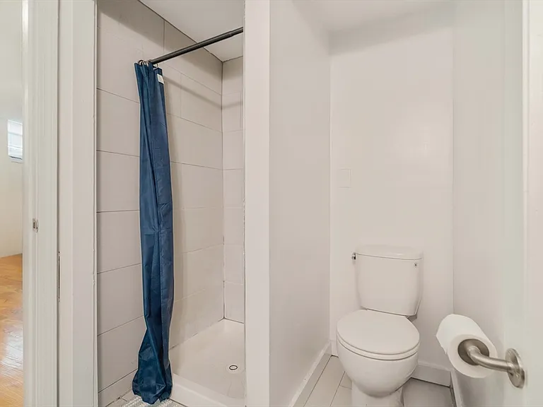 5 N Margin St #2 — Photo 5