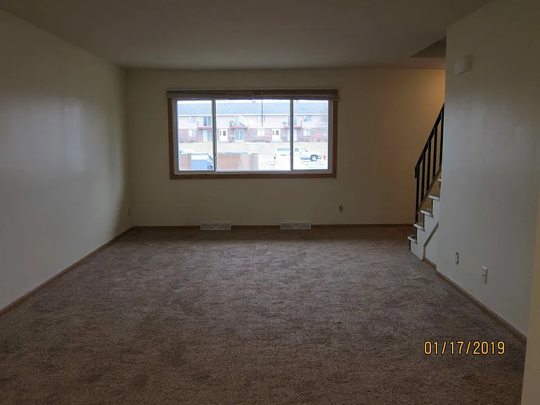 146 W Falls Rd — Photo 4