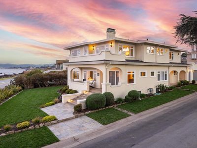 1051 Ocean View Blvd, Pacific Grove, CA, 93950