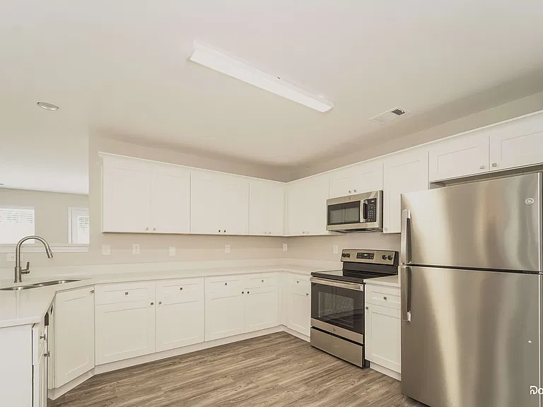 5930 Brookfield Pointe Dr — Photo 4