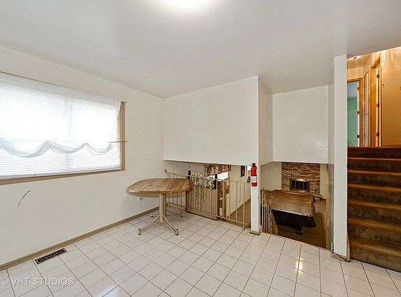 5th image of 6935 W Oakdale Ave