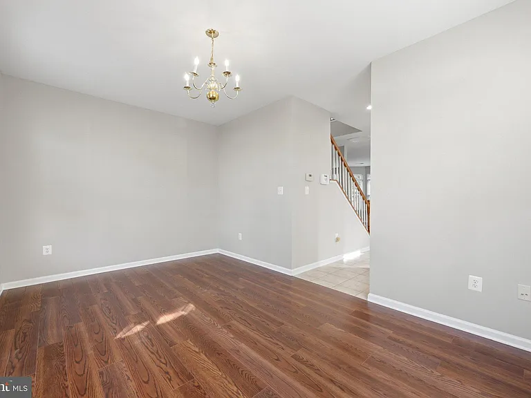 300 Kintyre Ln — Photo 17
